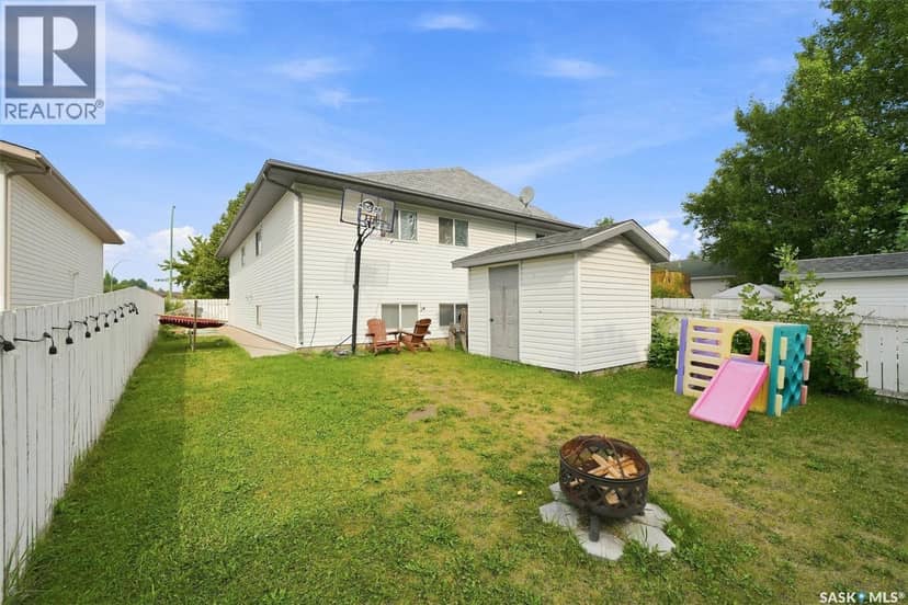 114 - 116 Barber CRESCENT — photo 35 of 40