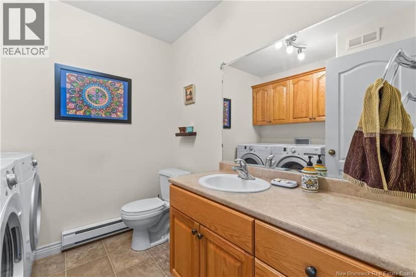 147 Damien — photo 10 of 25