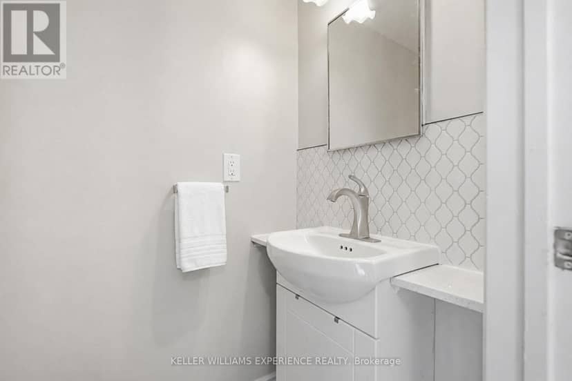 8 - 246 Tupper Boulevard — photo 10 of 38