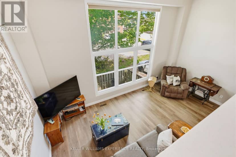 8 - 246 Tupper Boulevard — photo 11 of 38