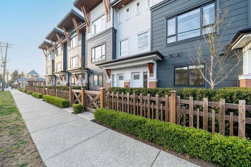 21 22128 48A AVENUE, Langley, photo 2