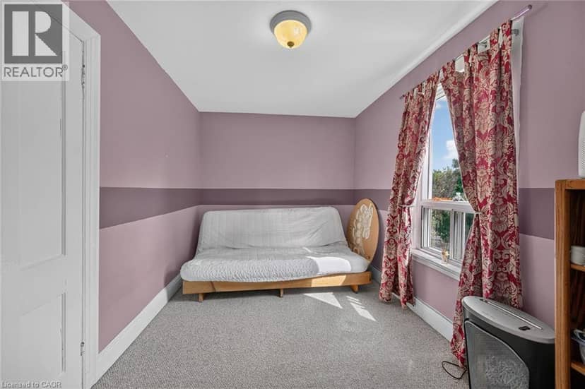 230 PICTON Street E — photo 20 of 40
