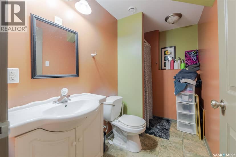 294 Wellington DRIVE — photo 21 of 30
