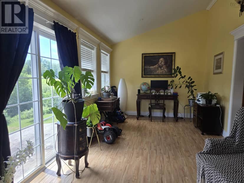 680 LOUISVILLE Road — photo 9 of 27