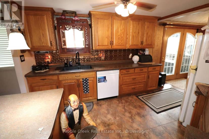 6 Garden Road — photo 9 of 40