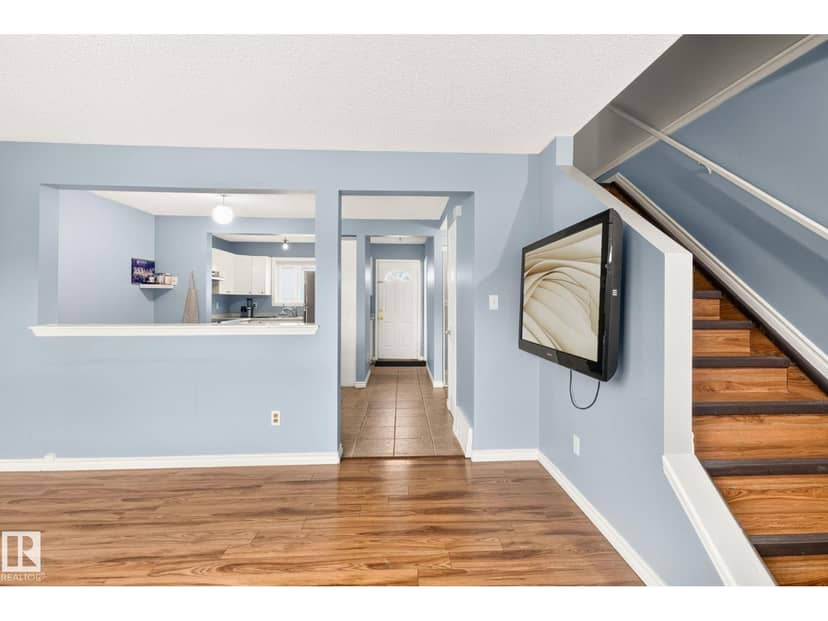 1646 millwoods RD E NW — photo 14 of 33
