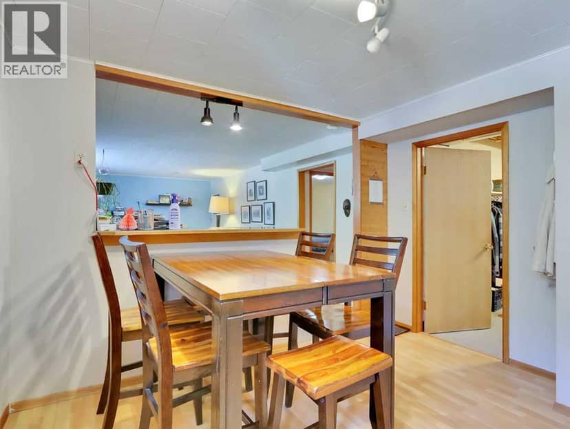 252 Three Sisters Drive — photo 17 of 33