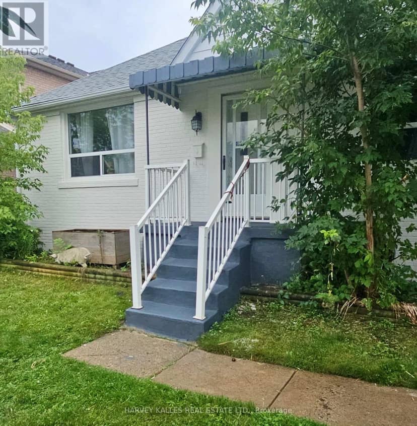 47 Stayner Avenue — photo 2 of 31