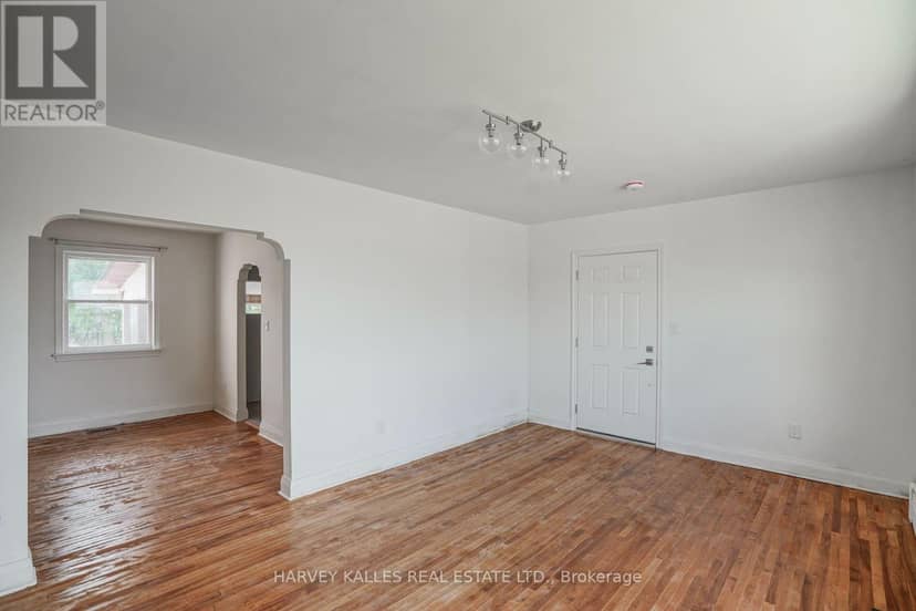 47 Stayner Avenue — photo 7 of 31