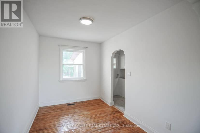 47 Stayner Avenue — photo 8 of 31