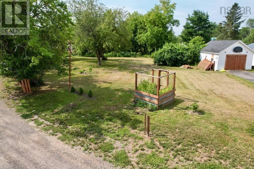 32 River Avenue — photo 12 of 40