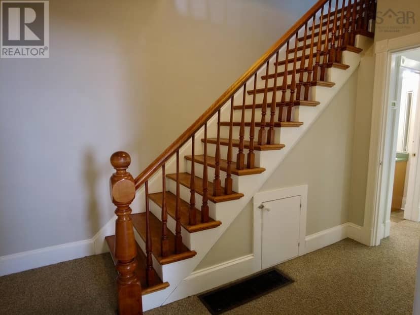 32 River Avenue — photo 28 of 40