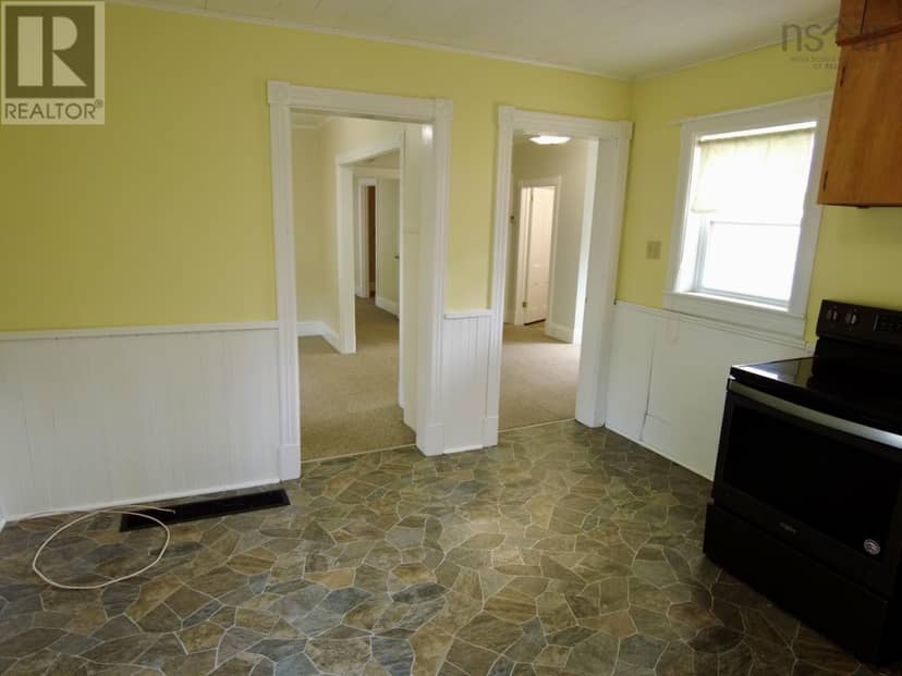 32 River Avenue — photo 20 of 40
