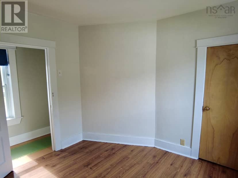 32 River Avenue — photo 39 of 40