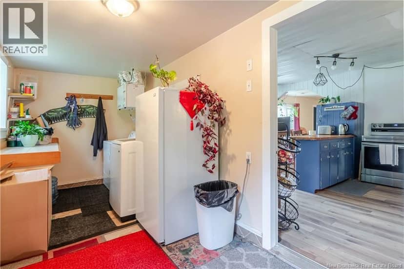 29 Lauvina Road — photo 2 of 30