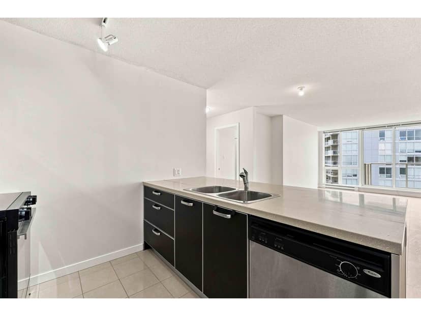 3202 13688 100 AVENUE, Surrey, photo 4