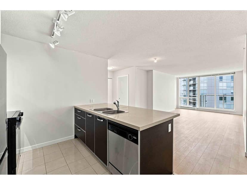 3202 13688 100 AVENUE, Surrey