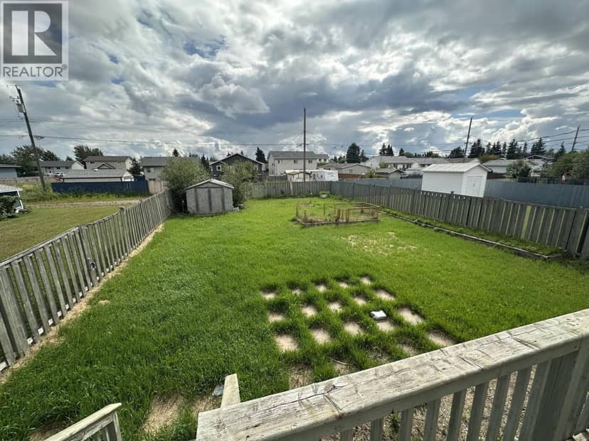 7923 99 AVENUE, Fort St. John, photo 2