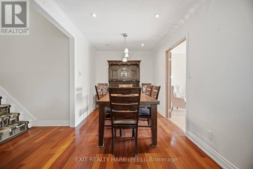30 Thorsby Court — photo 11 of 40