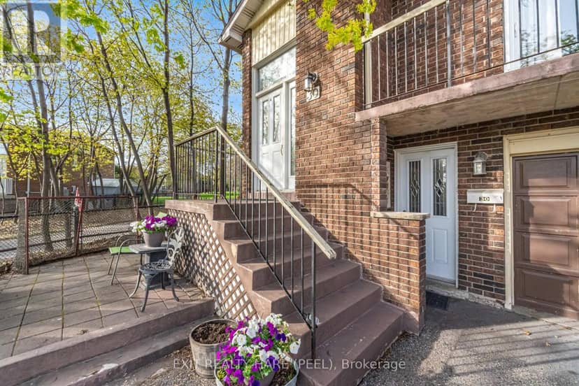 30 Thorsby Court — photo 2 of 40