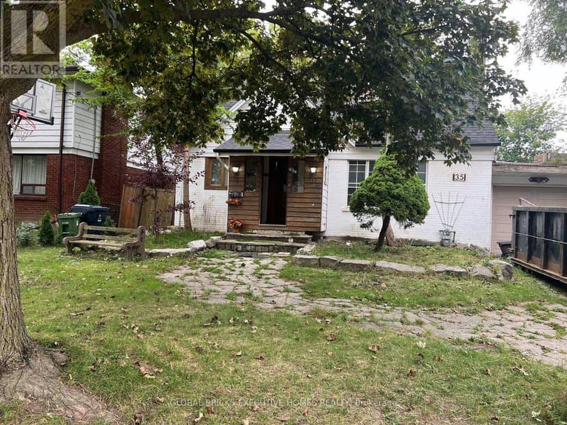 35 Luverne Avenue, Toronto, photo 3