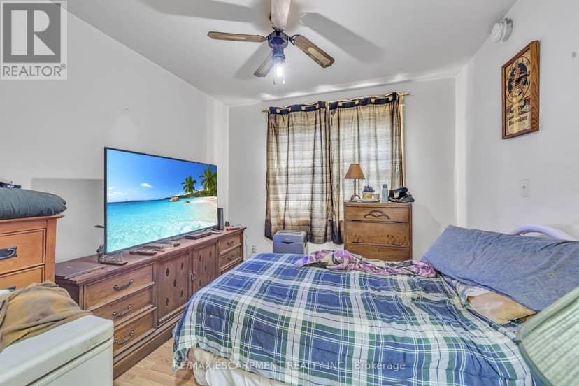 1367 Cannon Street E, Hamilton, photo 7