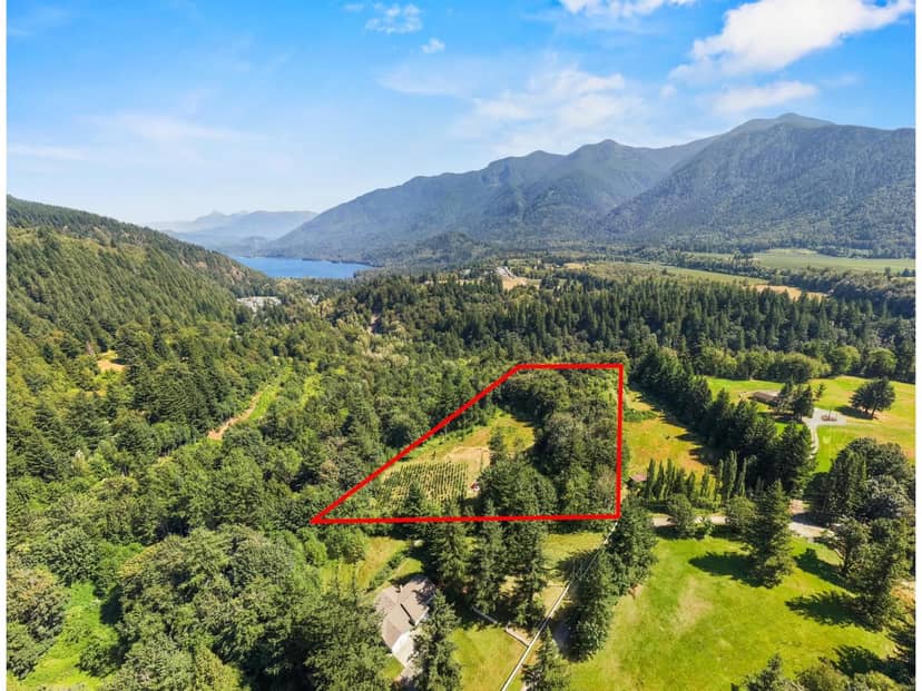 1420 JANOVICK ROAD, Columbia Valley, Columbia Valley