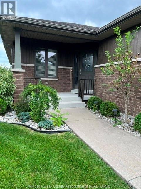 2272 Gatwick — photo 2 of 20