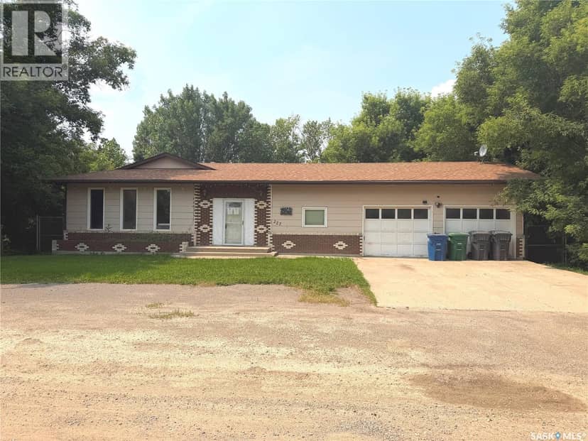 227 Brewer STREET — photo 1 of 21