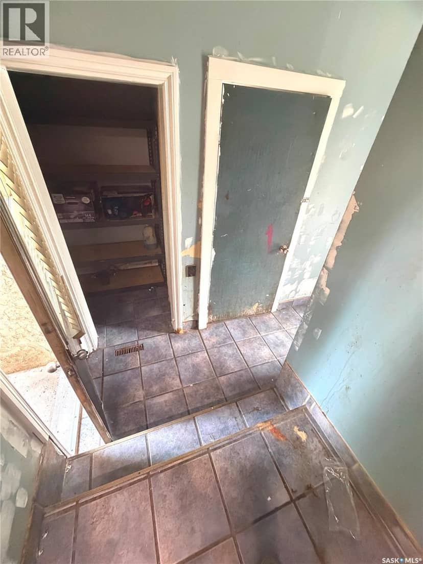 227 Brewer STREET — photo 11 of 21