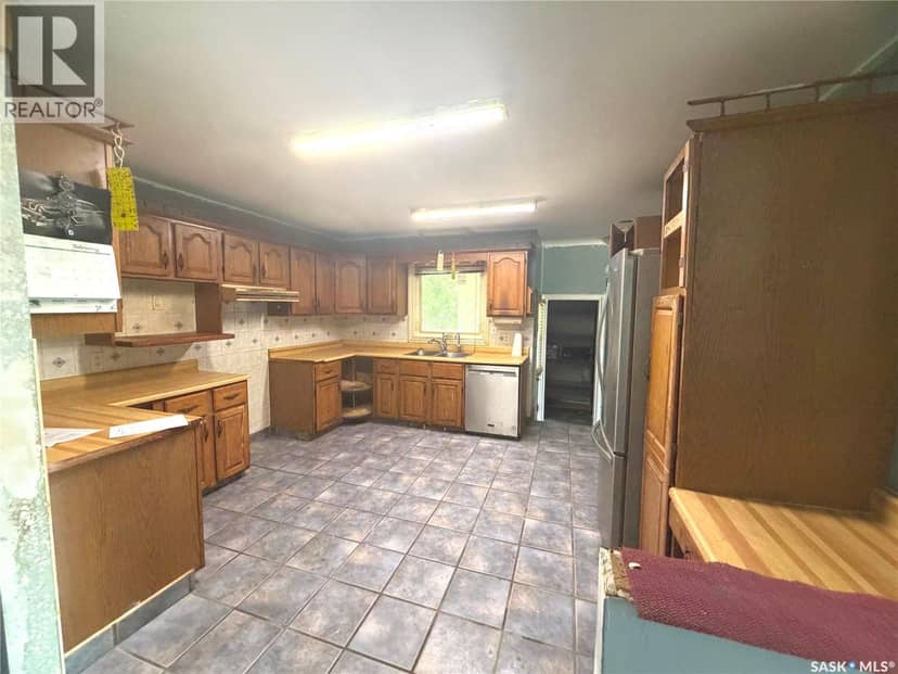 227 Brewer STREET — photo 4 of 21