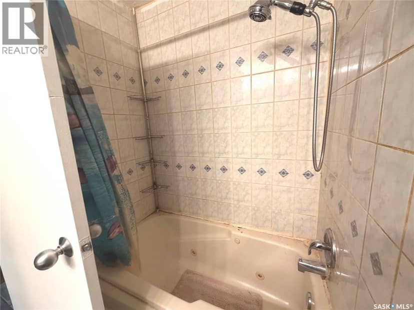 227 Brewer STREET — photo 7 of 21