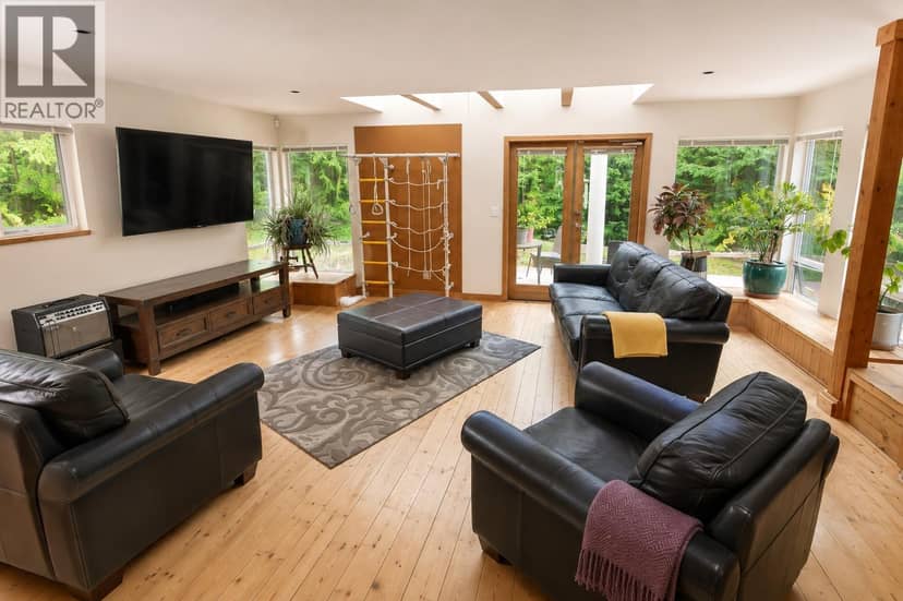 431 SUNSET ROAD, Bowen Island, photo 2