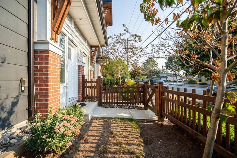 8 22128 48A AVENUE, Langley, photo 3