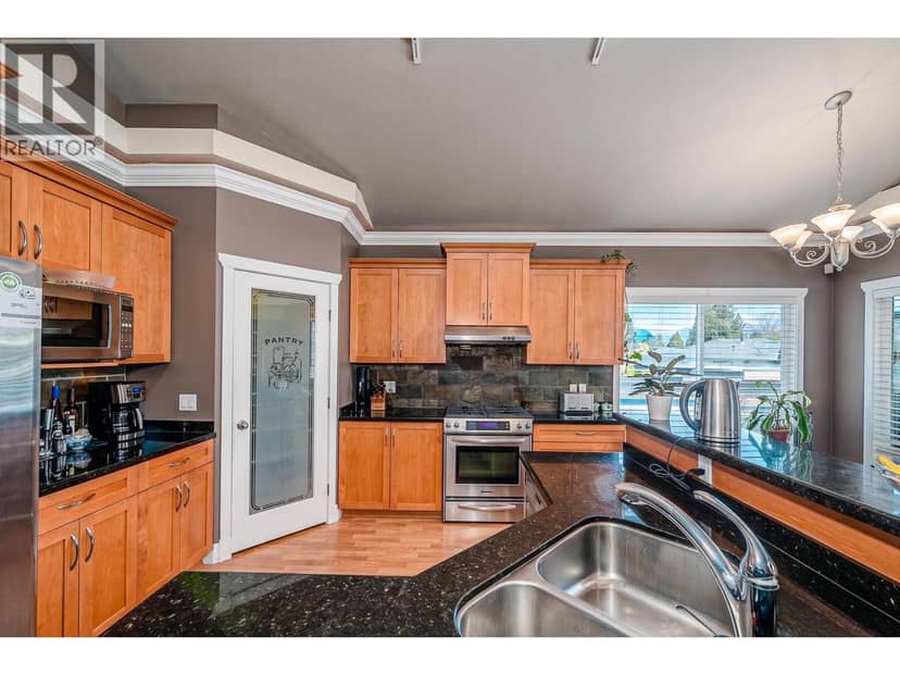 735 SCHOOLHOUSE STREET, Coquitlam, photo 6