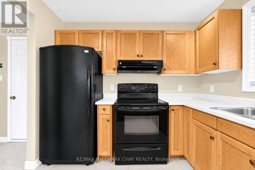 51 Indianola Crescent — photo 5 of 29
