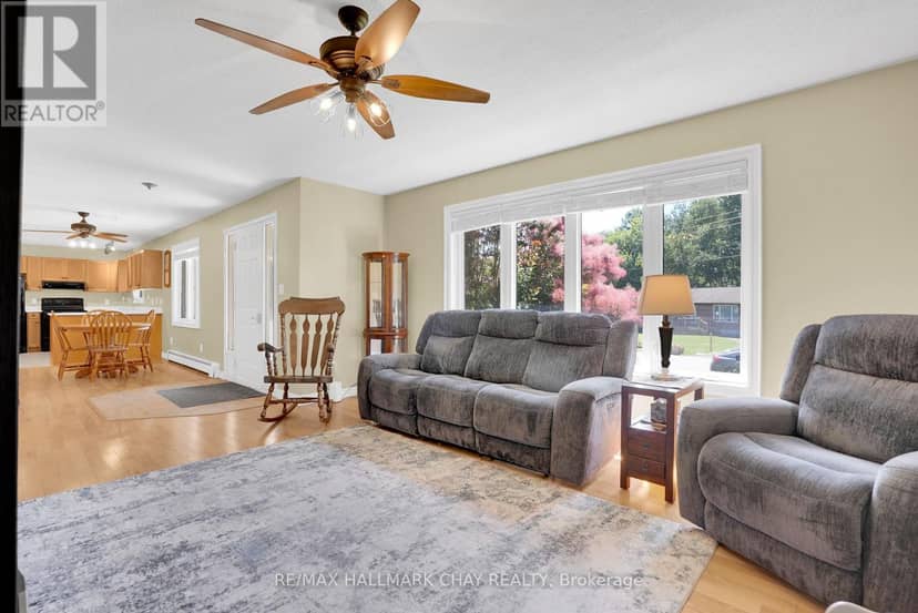 51 Indianola Crescent — photo 8 of 29