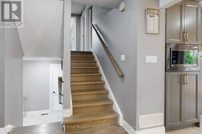 53 Geneva Crescent — photo 20 of 40