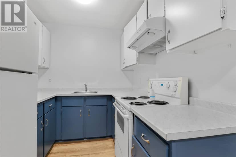 3 New Pennywell Road Unit#203 — photo 6 of 10