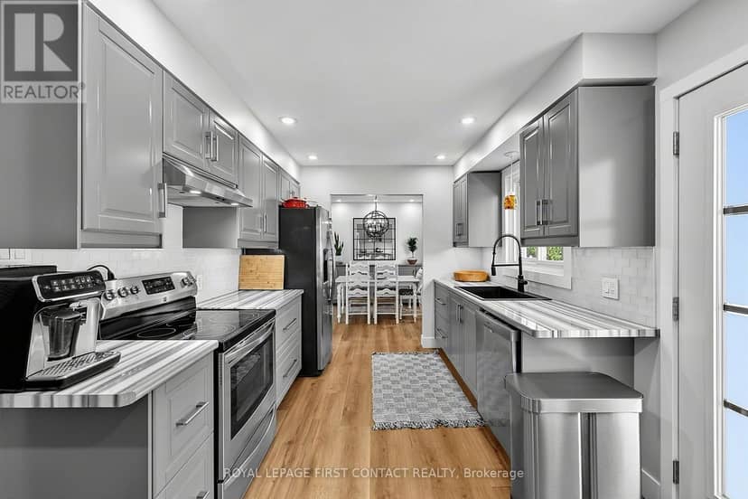 12 Davies Crescent — photo 13 of 40