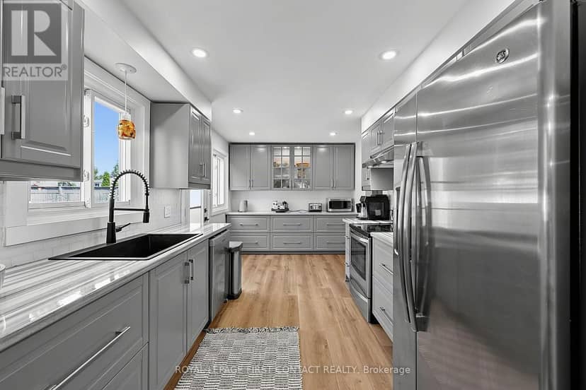 12 Davies Crescent — photo 15 of 40