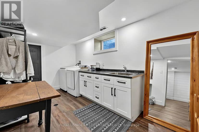 12 Davies Crescent — photo 31 of 40