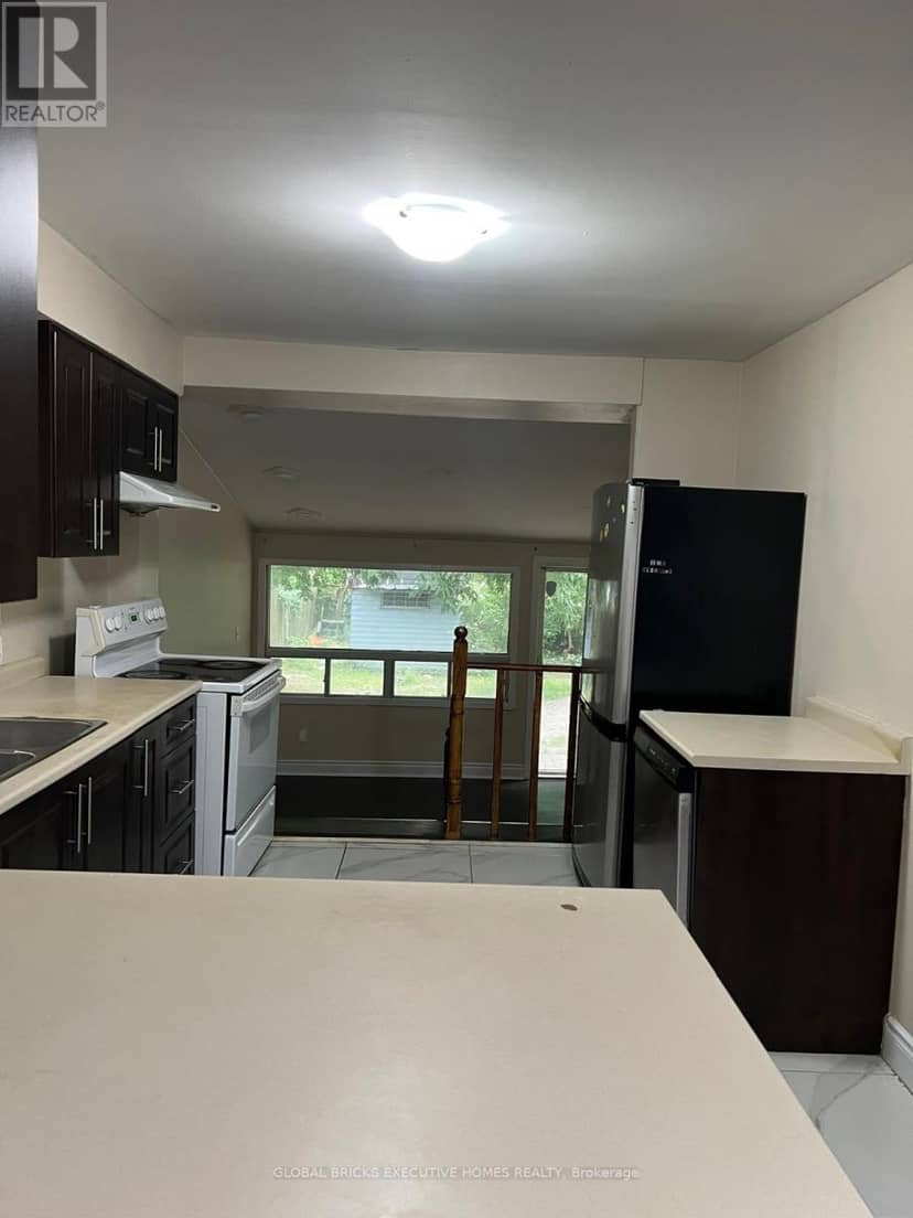 35 Luverne Avenue, Toronto, photo 5