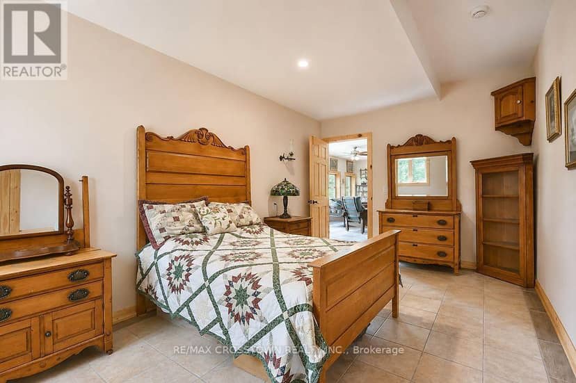 243 Champlain Road — photo 33 of 40