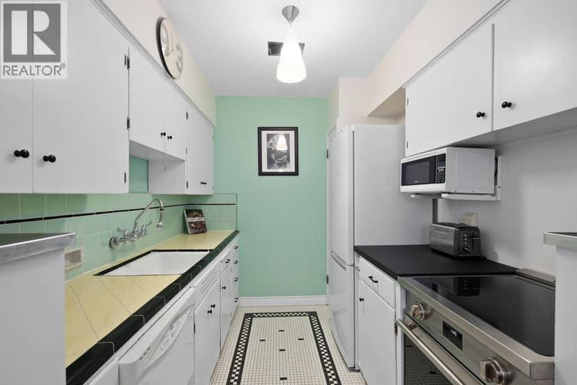 204 1565 BURNABY STREET, Vancouver, photo 4