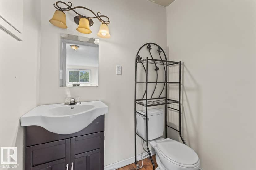 5105 58 ST — photo 12 of 34