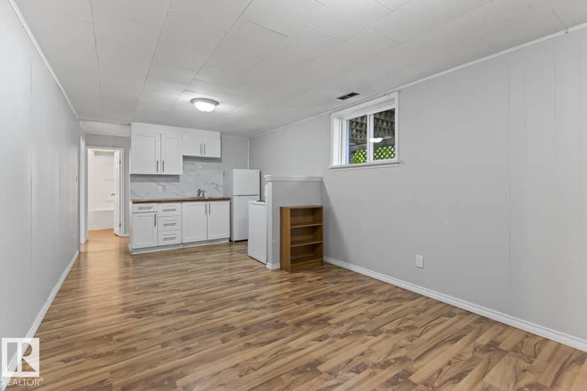 5105 58 ST — photo 22 of 34