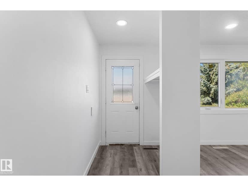 7823 136 AV NW, Edmonton, photo 2