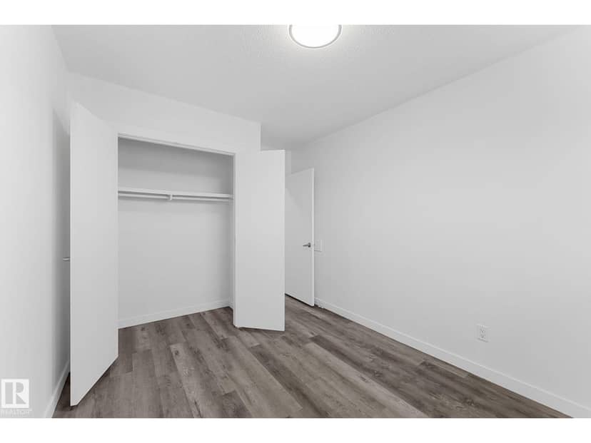7823 136 AV NW — photo 15 of 40