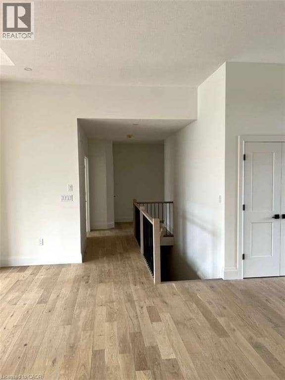 61 GEORGE Street — photo 15 of 33